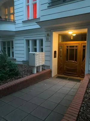 Eine Fassade oder ein Eingang zu glorious cloud apartment