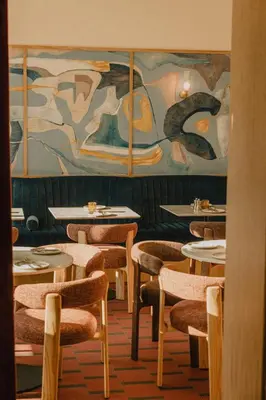 Ein Sitzbereich in der Unterkunft Wilde Aparthotels Berlin, Checkpoint Charlie