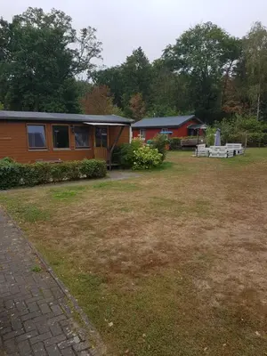 Ein Garten an der Unterkunft Ferienpark am Hellsee