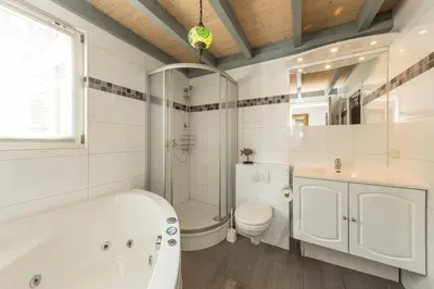 Ein Badezimmer in der Unterkunft SATAMA Sauna Resort & SPA
