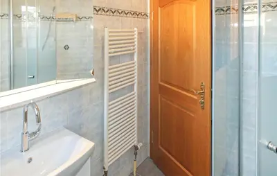 Ein Badezimmer in der Unterkunft Gorgeous Apartment In Berlin-Bohnsdorf