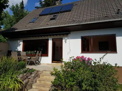 Das Gebäude in dem sich die Ferienwohnung befindet