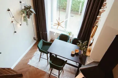 Ein Sitzbereich in der Unterkunft LoftBrücke, Apartment am Platz der Luftbrücke