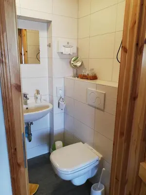 Ein Badezimmer in der Unterkunft Pension Haus zum See GbR