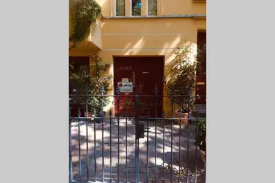 Eine Fassade oder ein Eingang zu Beautiful Backyard Remise