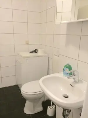 Ein Badezimmer in der Unterkunft BNB Potsdamer Platz Rooms & Apartments