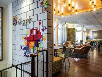 Ein Sitzbereich in der Unterkunft Mercure Hotel Berlin Zentrum Superior