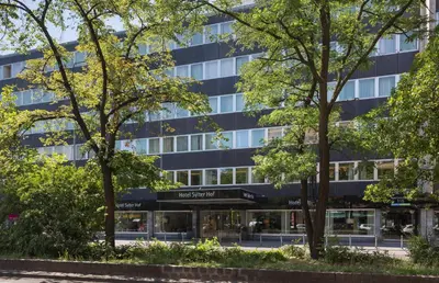 Das Gebäude in dem sich das Hotel befindet