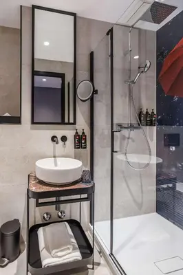 Ein Badezimmer in der Unterkunft Radisson RED Berlin Kudamm
