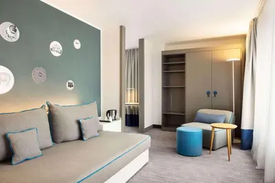 Ein Sitzbereich in der Unterkunft Vienna House Easy by Wyndham Berlin Prenzlauer Berg