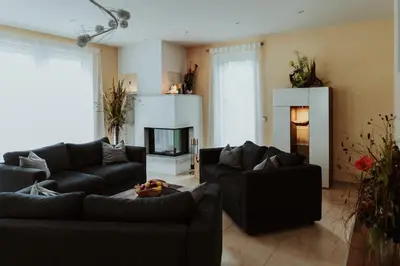 Ein Sitzbereich in der Unterkunft Villa Zesch am See