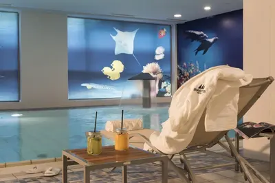 Der Swimmingpool an oder in der Nähe von Maritim proArte Hotel Berlin