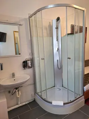 Ein Badezimmer in der Unterkunft City Pension Berlin