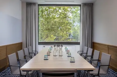 Der Geschäftsbereich oder Konferenzraum in der Unterkunft DoubleTree by Hilton Berlin Ku'damm