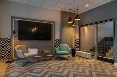 Ein Sitzbereich in der Unterkunft Garner Hotel Berlin - Wilmersdorf by IHG