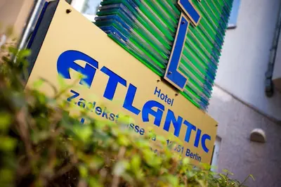 Ein Zertifikat, Auszeichnung, Logo oder anderes Dokument, das in der Unterkunft Hotel Atlantic ausgestellt ist