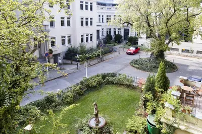 Ein Garten an der Unterkunft Hotel Residenz Begaswinkel