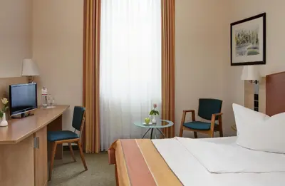 TV/Unterhaltungsangebot in der Unterkunft IntercityHotel Berlin Ostbahnhof