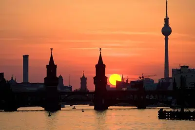 Blick auf den Sonnenuntergang/Sonnenaufgang von des Hotels aus oder aus der Nähe