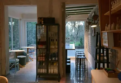 Die Bibliothek im Hotel