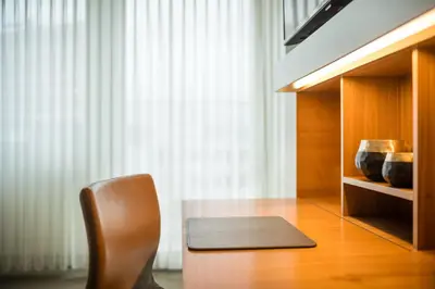 Ein Sitzbereich in der Unterkunft Lindner Hotel Berlin Ku'damm, part of JdV by Hyatt