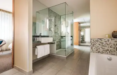 Ein Badezimmer in der Unterkunft Lindner Hotel Berlin Ku'damm, part of JdV by Hyatt