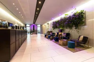 Lobby/Rezeption in der Unterkunft Lindner Hotel Berlin Ku'damm, part of JdV by Hyatt
