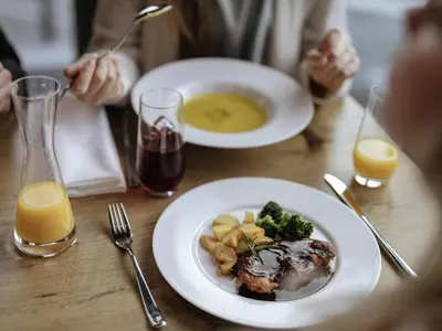 Essen im Hotel oder in der Nähe