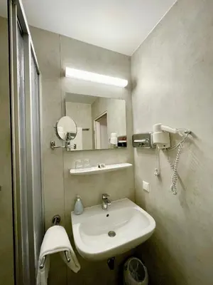 Ein Badezimmer in der Unterkunft Businesshotel Berlin