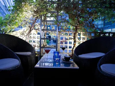 Ein Sitzbereich in der Unterkunft Novotel Suites Berlin City Potsdamer Platz