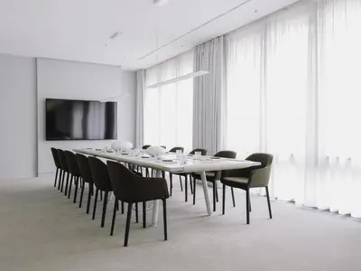 TV/Unterhaltungsangebot in der Unterkunft Pullman Berlin Schweizerhof