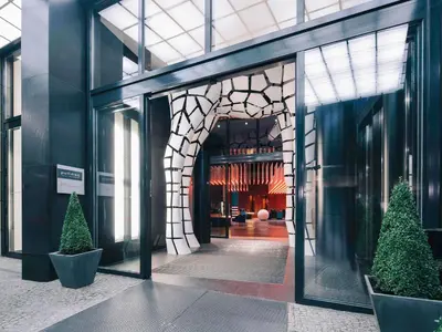 Lobby/Rezeption in der Unterkunft Pullman Berlin Schweizerhof