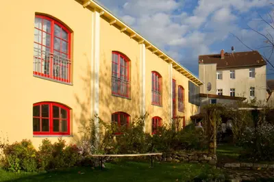 Das Gebäude in dem sich das Aparthotel befindet