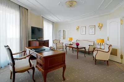 TV/Unterhaltungsangebot in der Unterkunft The Westin Grand Berlin