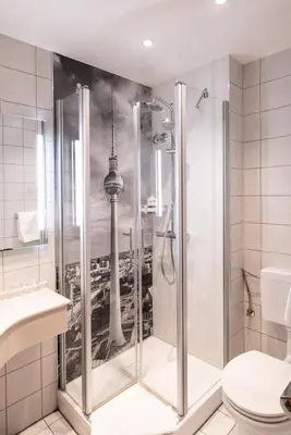 Ein Badezimmer in der Unterkunft Hotel Schöneberg