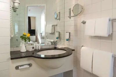 Ein Badezimmer in der Unterkunft Essential by Dorint Berlin-Adlershof