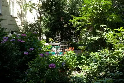 Ein Garten an der Unterkunft Hotel Brandies Berlin GmbH