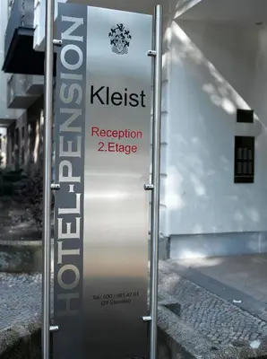 Ein Zertifikat, Auszeichnung, Logo oder anderes Dokument, das in der Unterkunft Hotel Garni Kleist am Kurfürstendamm ausgestellt ist