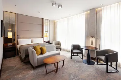 Ein Sitzbereich in der Unterkunft InterContinental Berlin by IHG