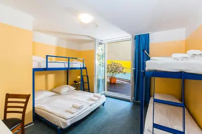 Ein Bett oder Betten in einem Zimmer der Unterkunft Pegasus Hostel Berlin