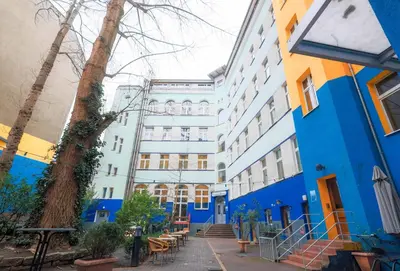 Das Gebäude in dem sich das Hostel befindet