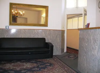 Ein Sitzbereich in der Unterkunft Hotel Messe am Funkturm