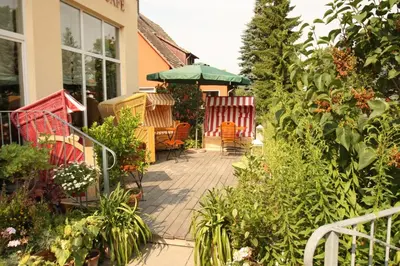 Ein Garten an der Unterkunft Arthotel Landhaus Zur Alten Gärtnerei