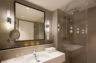 Ein Badezimmer in der Unterkunft Holiday Inn Berlin City Center East Prenzlauer Berg by IHG