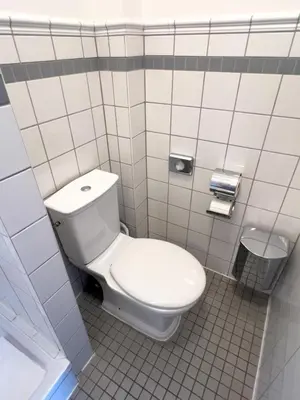 Ein Badezimmer in der Unterkunft Hotel-Maison Am Olivaer Platz