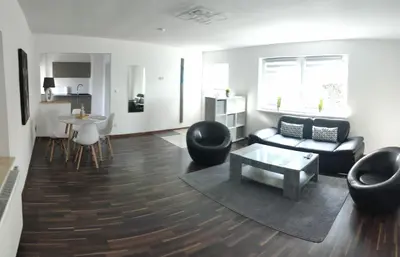Ein Sitzbereich in der Unterkunft Ferienhaus Dobberzin nahe Mündesee