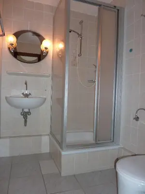 Ein Badezimmer in der Unterkunft Hotel-Pension Spree
