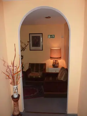 Ein Sitzbereich in der Unterkunft Hotel-Pension Spree