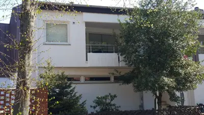 Das Gebäude in dem sich die Ferienwohnung befindet
