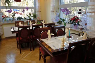 Ein Restaurant oder anderes Speiselokal in der Unterkunft Waldrestaurant & Hotel